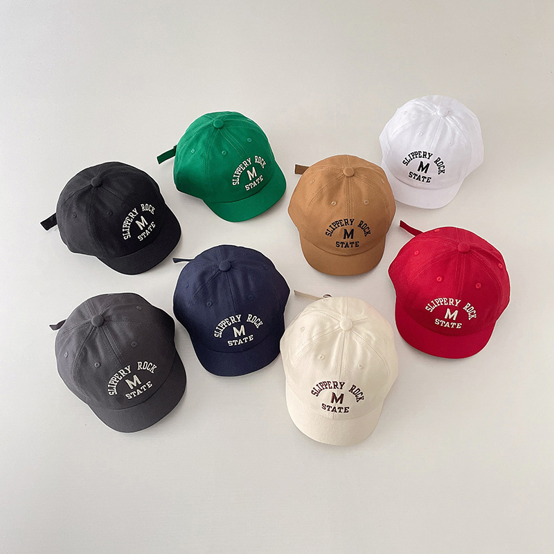 Nowa, codzienna czapka z daszk – Embroidery Cap recenzja i cena