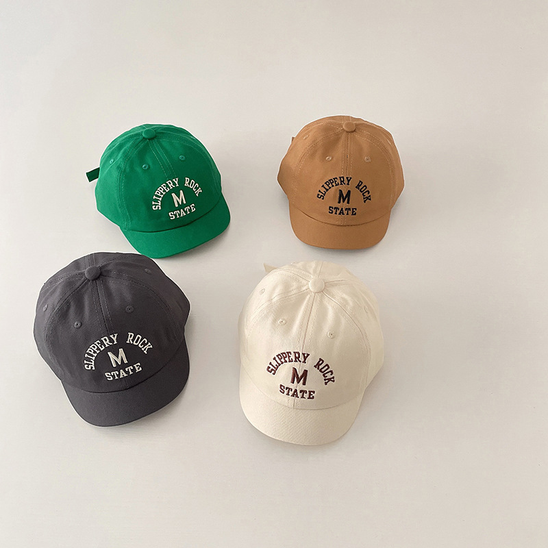 Nowa, codzienna czapka z daszk – Embroidery Cap recenzja i cena