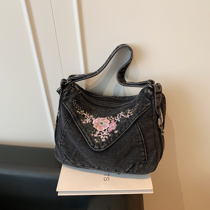 Torebka na ramię w stylu vinta – Embroidery Jeans recenzja i cena