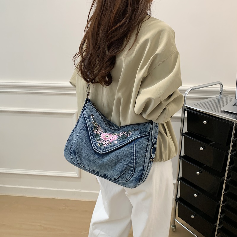 Torebka na ramię w stylu vinta – Embroidery Jeans recenzja i cena