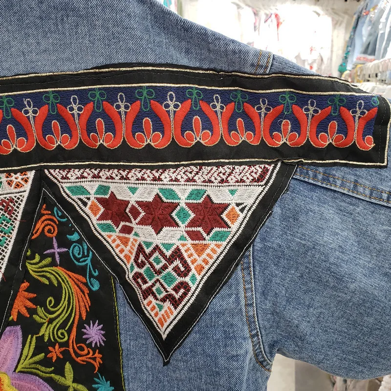 Damska kurtka jeansowa w stylu – Embroidery Jeans recenzja i cena
