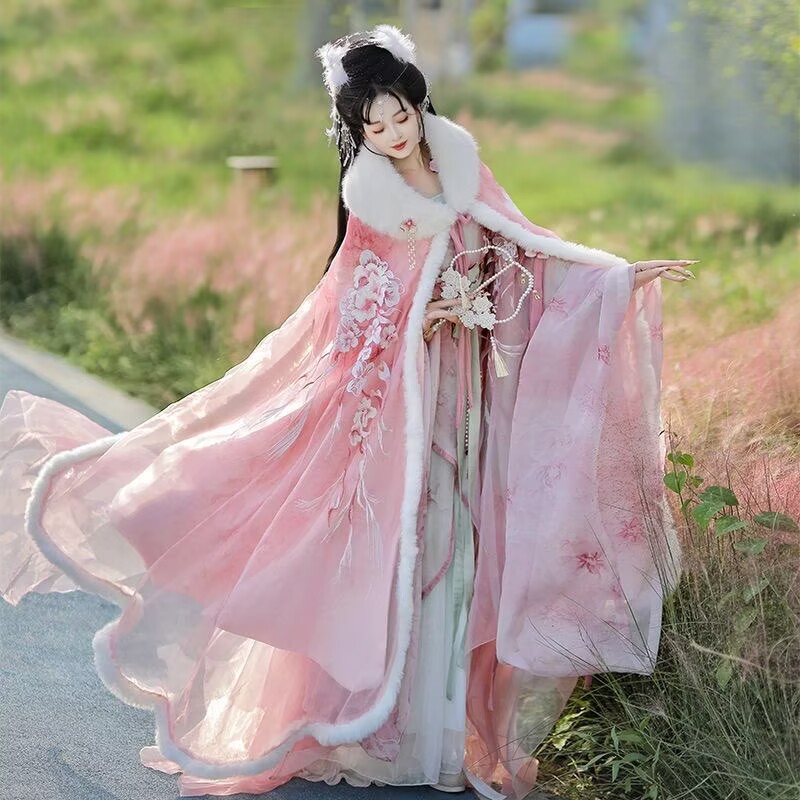 Różowo-czerwona sukienka Hanfu – Embroidery Xmas recenzja i cena